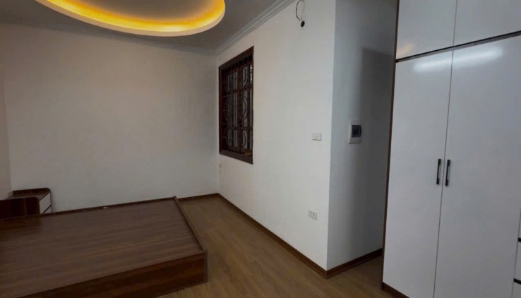 Cho thuê nhà LÀM VP C.ty, NHÓM 6 Em Phố Kim Giang, 39m2, 5 tầng, 3 ngủ, 4 vệ sinh, 12 Triệu